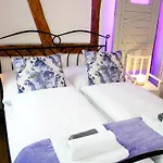 Boutique Little Venezia 3* באמברג